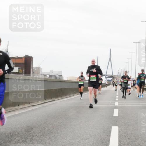 03.10.2025 - Köhlbrandbrückenlauf Matties Gatica Varas http://msf.ph/oto/9186961 03.10.2025 15:48:20 Position 3  meine-sportfotos.de