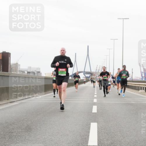 03.10.2025 - Köhlbrandbrückenlauf Matties Gatica Varas http://msf.ph/oto/9186965 03.10.2025 15:48:21 Position 3 9484 meine-sportfotos.de