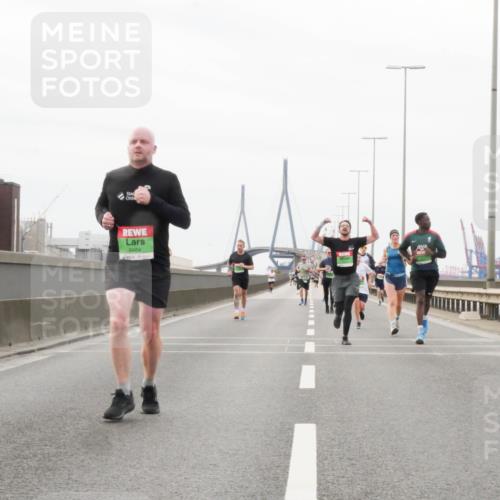 03.10.2025 - Köhlbrandbrückenlauf Matties Gatica Varas http://msf.ph/oto/9186969 03.10.2025 15:48:22 Position 3 9484 meine-sportfotos.de
