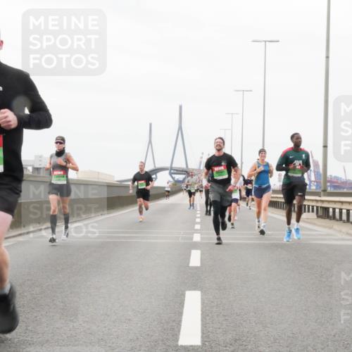 03.10.2025 - Köhlbrandbrückenlauf Matties Gatica Varas http://msf.ph/oto/9186973 03.10.2025 15:48:23 Position 3 9484 meine-sportfotos.de