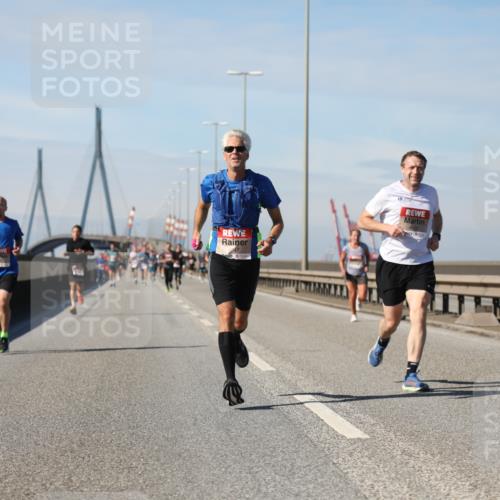 03.10.2025 - Köhlbrandbrückenlauf Yannick Fuchs http://msf.ph/oto/9186985 03.10.2025 11:45:25 Position 3  meine-sportfotos.de