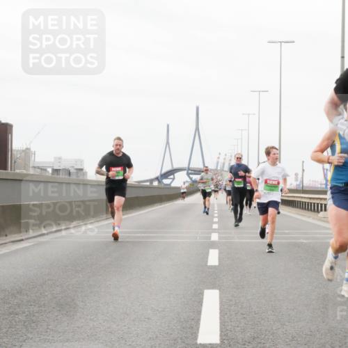 03.10.2025 - Köhlbrandbrückenlauf Matties Gatica Varas http://msf.ph/oto/9186988 03.10.2025 15:48:26 Position 3 9010 meine-sportfotos.de