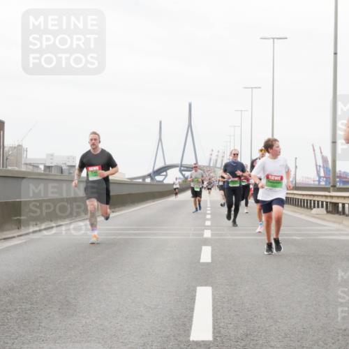 03.10.2025 - Köhlbrandbrückenlauf Matties Gatica Varas http://msf.ph/oto/9186991 03.10.2025 15:48:27 Position 3  meine-sportfotos.de