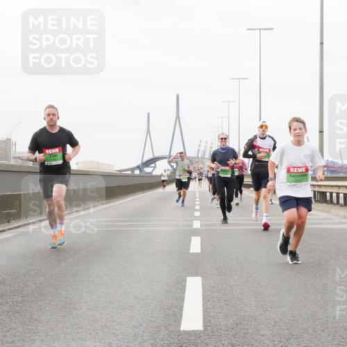 03.10.2025 - Köhlbrandbrückenlauf Matties Gatica Varas http://msf.ph/oto/9186994 03.10.2025 15:48:28 Position 3 7245 meine-sportfotos.de