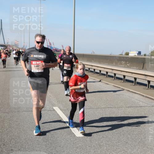 03.10.2025 - Köhlbrandbrückenlauf Yannick Fuchs http://msf.ph/oto/9186995 03.10.2025 12:06:12 Position 3 5755 meine-sportfotos.de