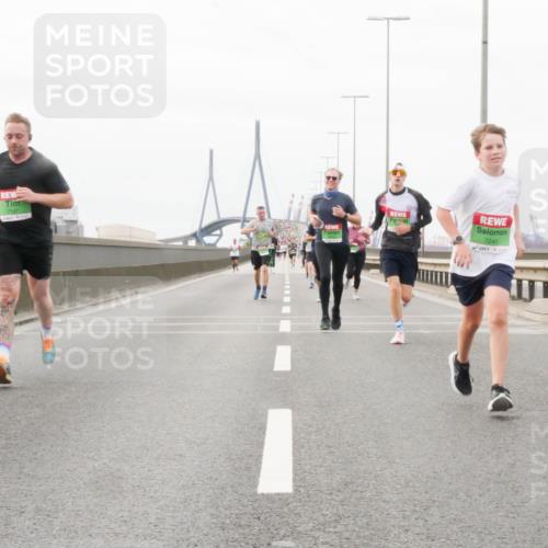 03.10.2025 - Köhlbrandbrückenlauf Matties Gatica Varas http://msf.ph/oto/9186996 03.10.2025 15:48:28 Position 3 7147, 7245 meine-sportfotos.de