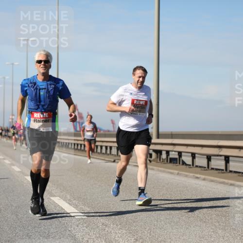 03.10.2025 - Köhlbrandbrückenlauf Yannick Fuchs http://msf.ph/oto/9186997 03.10.2025 11:45:25 Position 3 4047, 4425 meine-sportfotos.de