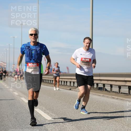 03.10.2025 - Köhlbrandbrückenlauf Yannick Fuchs http://msf.ph/oto/9187000 03.10.2025 11:45:26 Position 3 4047, 4425 meine-sportfotos.de