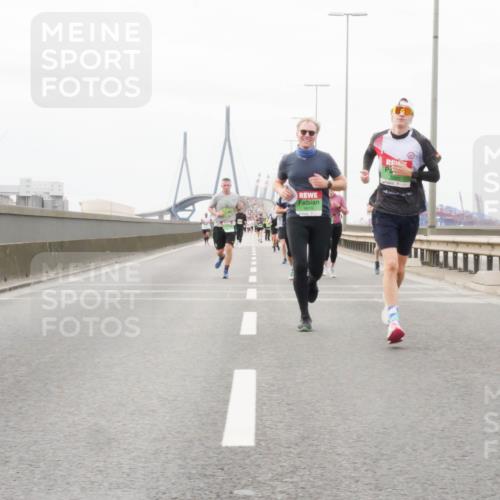 03.10.2025 - Köhlbrandbrückenlauf Matties Gatica Varas http://msf.ph/oto/9187002 03.10.2025 15:48:30 Position 3  meine-sportfotos.de