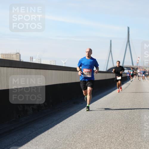 03.10.2025 - Köhlbrandbrückenlauf Yannick Fuchs http://msf.ph/oto/9187006 03.10.2025 11:45:26 Position 3 4187 meine-sportfotos.de