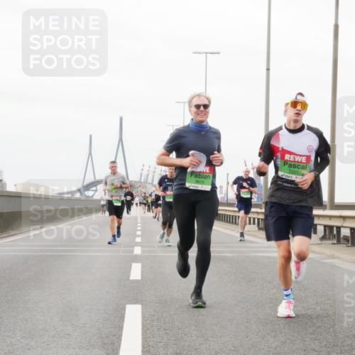 03.10.2025 - Köhlbrandbrückenlauf Matties Gatica Varas http://msf.ph/oto/9187007 03.10.2025 15:48:31 Position 3 9619, 7201 meine-sportfotos.de