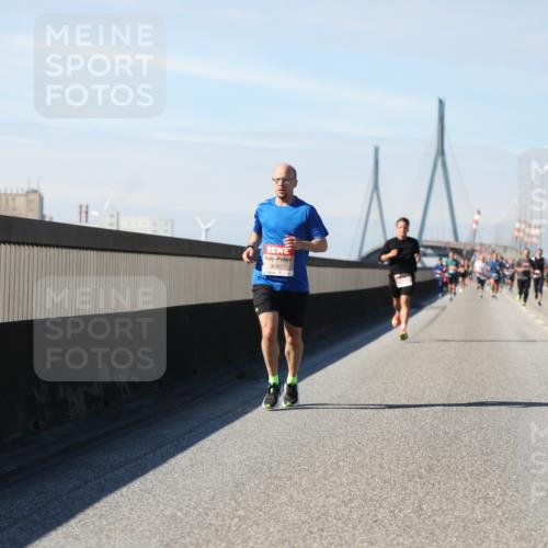 03.10.2025 - Köhlbrandbrückenlauf Yannick Fuchs http://msf.ph/oto/9187010 03.10.2025 11:45:27 Position 3 4187 meine-sportfotos.de