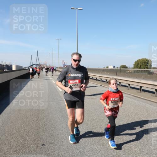 03.10.2025 - Köhlbrandbrückenlauf Yannick Fuchs http://msf.ph/oto/9187012 03.10.2025 12:06:13 Position 3 5755, 5757 meine-sportfotos.de