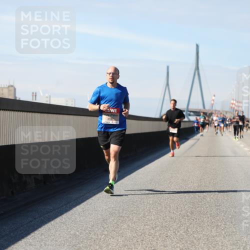 03.10.2025 - Köhlbrandbrückenlauf Yannick Fuchs http://msf.ph/oto/9187013 03.10.2025 11:45:27 Position 3 4187 meine-sportfotos.de