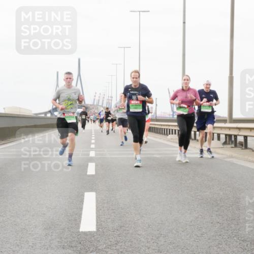 03.10.2025 - Köhlbrandbrückenlauf Matties Gatica Varas http://msf.ph/oto/9187018 03.10.2025 15:48:33 Position 3  meine-sportfotos.de