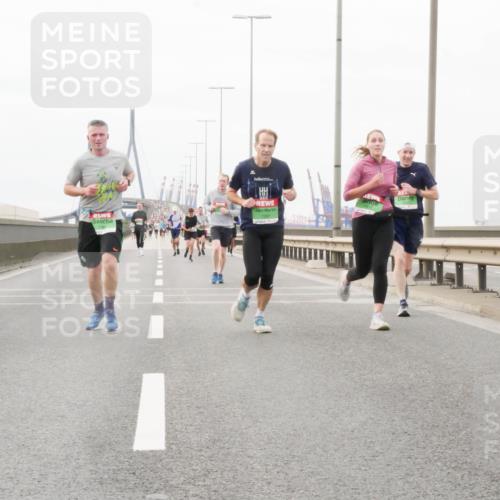 03.10.2025 - Köhlbrandbrückenlauf Matties Gatica Varas http://msf.ph/oto/9187020 03.10.2025 15:48:34 Position 3 745 meine-sportfotos.de