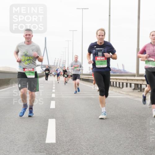 03.10.2025 - Köhlbrandbrückenlauf Matties Gatica Varas http://msf.ph/oto/9187024 03.10.2025 15:48:35 Position 3 7485, 7297, 7418 meine-sportfotos.de