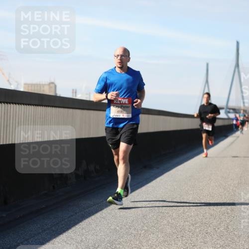 03.10.2025 - Köhlbrandbrückenlauf Yannick Fuchs http://msf.ph/oto/9187026 03.10.2025 11:45:28 Position 3 4187 meine-sportfotos.de