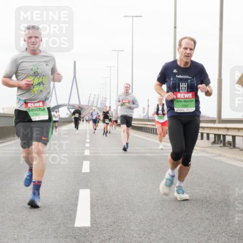 03.10.2025 - Köhlbrandbrückenlauf Matties Gatica Varas http://msf.ph/oto/9187027 03.10.2025 15:48:35 Position 3 7485, 7297 meine-sportfotos.de