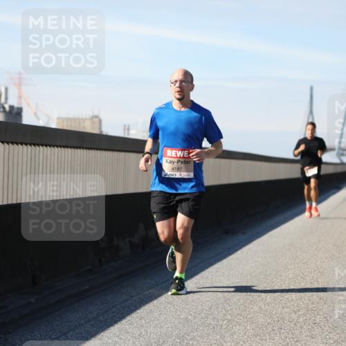03.10.2025 - Köhlbrandbrückenlauf Yannick Fuchs http://msf.ph/oto/9187029 03.10.2025 11:45:28 Position 3 4187 meine-sportfotos.de