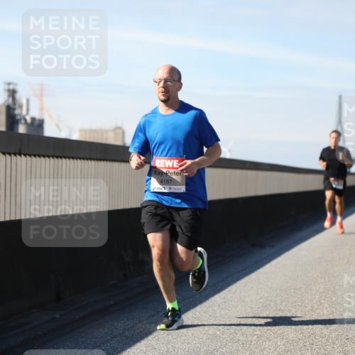 03.10.2025 - Köhlbrandbrückenlauf Yannick Fuchs http://msf.ph/oto/9187034 03.10.2025 11:45:28 Position 3 4187 meine-sportfotos.de
