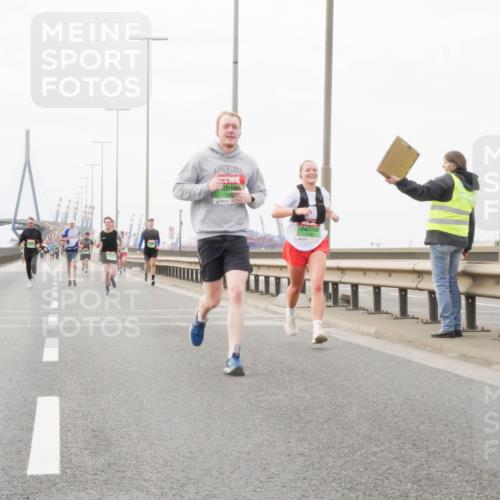 03.10.2025 - Köhlbrandbrückenlauf Matties Gatica Varas http://msf.ph/oto/9187037 03.10.2025 15:48:38 Position 3  meine-sportfotos.de