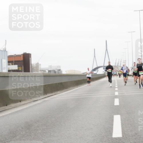 03.10.2025 - Köhlbrandbrückenlauf Matties Gatica Varas http://msf.ph/oto/9187044 03.10.2025 15:48:40 Position 3  meine-sportfotos.de