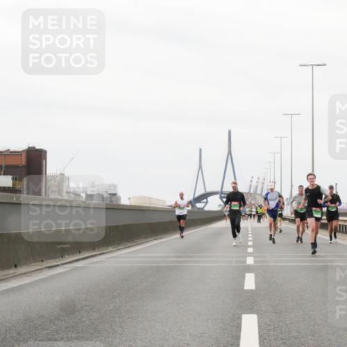 03.10.2025 - Köhlbrandbrückenlauf Matties Gatica Varas http://msf.ph/oto/9187046 03.10.2025 15:48:41 Position 3  meine-sportfotos.de