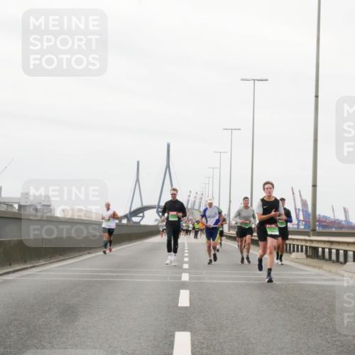 03.10.2025 - Köhlbrandbrückenlauf Matties Gatica Varas http://msf.ph/oto/9187050 03.10.2025 15:48:42 Position 3  meine-sportfotos.de