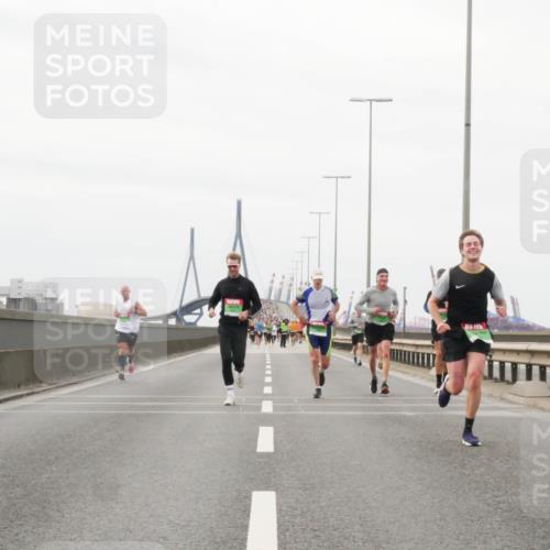 03.10.2025 - Köhlbrandbrückenlauf Matties Gatica Varas http://msf.ph/oto/9187057 03.10.2025 15:48:43 Position 3  meine-sportfotos.de