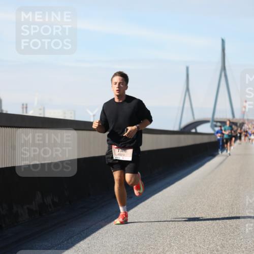 03.10.2025 - Köhlbrandbrückenlauf Yannick Fuchs http://msf.ph/oto/9187058 03.10.2025 11:45:31 Position 3 4073 meine-sportfotos.de