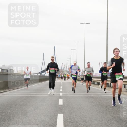 03.10.2025 - Köhlbrandbrückenlauf Matties Gatica Varas http://msf.ph/oto/9187060 03.10.2025 15:48:44 Position 3  meine-sportfotos.de