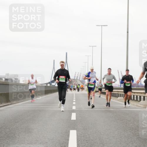 03.10.2025 - Köhlbrandbrückenlauf Matties Gatica Varas http://msf.ph/oto/9187061 03.10.2025 15:48:44 Position 3  meine-sportfotos.de