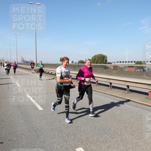 03.10.2025 - Köhlbrandbrückenlauf Yannick Fuchs http://msf.ph/oto/9187062 03.10.2025 12:06:16 Position 3  meine-sportfotos.de
