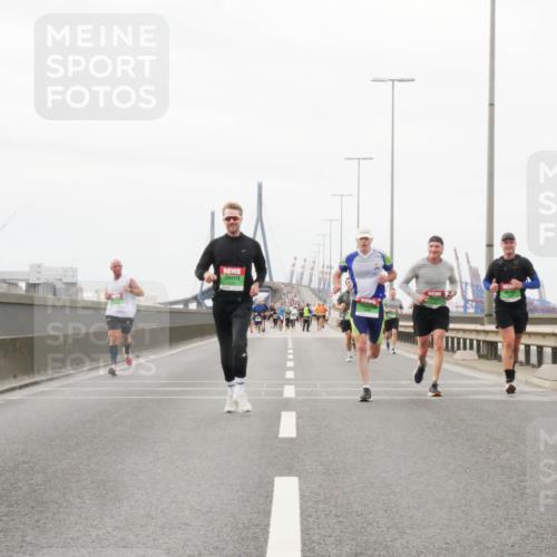 03.10.2025 - Köhlbrandbrückenlauf Matties Gatica Varas http://msf.ph/oto/9187064 03.10.2025 15:48:45 Position 3  meine-sportfotos.de