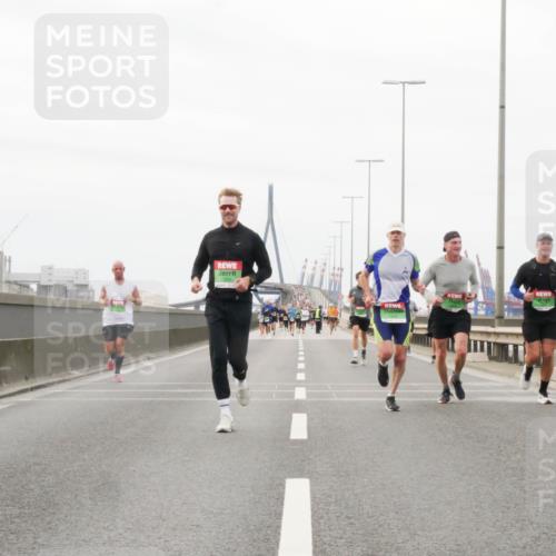 03.10.2025 - Köhlbrandbrückenlauf Matties Gatica Varas http://msf.ph/oto/9187065 03.10.2025 15:48:45 Position 3 7224 meine-sportfotos.de