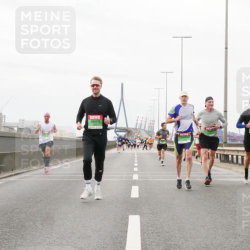 03.10.2025 - Köhlbrandbrückenlauf Matties Gatica Varas http://msf.ph/oto/9187068 03.10.2025 15:48:46 Position 3 7224 meine-sportfotos.de