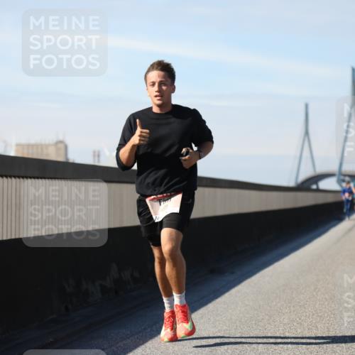 03.10.2025 - Köhlbrandbrückenlauf Yannick Fuchs http://msf.ph/oto/9187069 03.10.2025 11:45:31 Position 3 4073 meine-sportfotos.de
