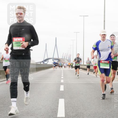 03.10.2025 - Köhlbrandbrückenlauf Matties Gatica Varas http://msf.ph/oto/9187075 03.10.2025 15:48:47 Position 3 7224, 7409 meine-sportfotos.de