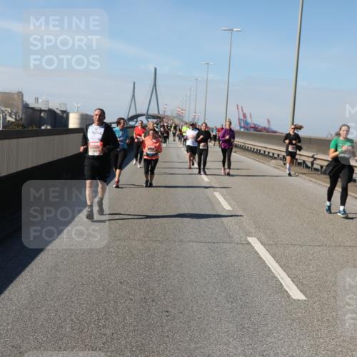 03.10.2025 - Köhlbrandbrückenlauf Yannick Fuchs http://msf.ph/oto/9187081 03.10.2025 12:06:17 Position 3  meine-sportfotos.de
