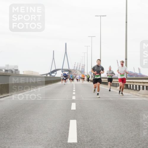 03.10.2025 - Köhlbrandbrückenlauf Matties Gatica Varas http://msf.ph/oto/9187082 03.10.2025 15:48:48 Position 3 60 meine-sportfotos.de