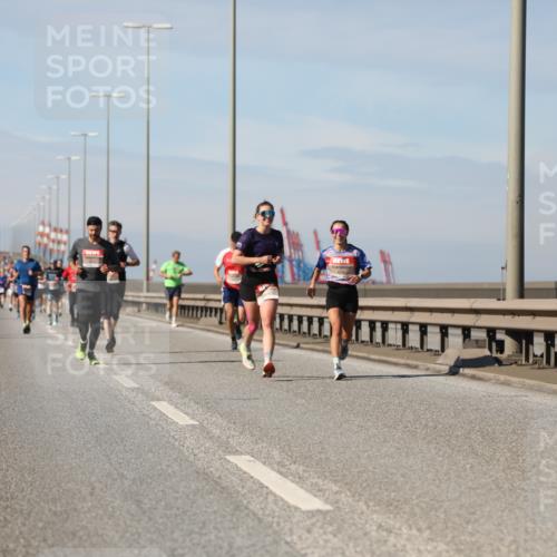 03.10.2025 - Köhlbrandbrückenlauf Yannick Fuchs http://msf.ph/oto/9187083 03.10.2025 11:45:34 Position 3  meine-sportfotos.de