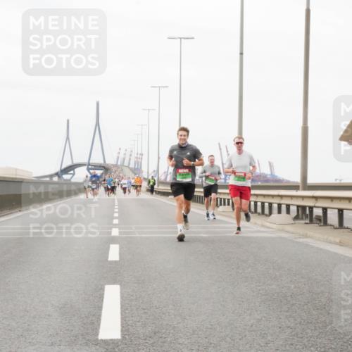 03.10.2025 - Köhlbrandbrückenlauf Matties Gatica Varas http://msf.ph/oto/9187087 03.10.2025 15:48:49 Position 3  meine-sportfotos.de