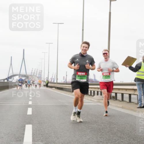 03.10.2025 - Köhlbrandbrückenlauf Matties Gatica Varas http://msf.ph/oto/9187095 03.10.2025 15:48:51 Position 3 8784 meine-sportfotos.de