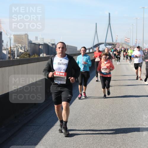 03.10.2025 - Köhlbrandbrückenlauf Yannick Fuchs http://msf.ph/oto/9187098 03.10.2025 12:06:18 Position 3 6118 meine-sportfotos.de