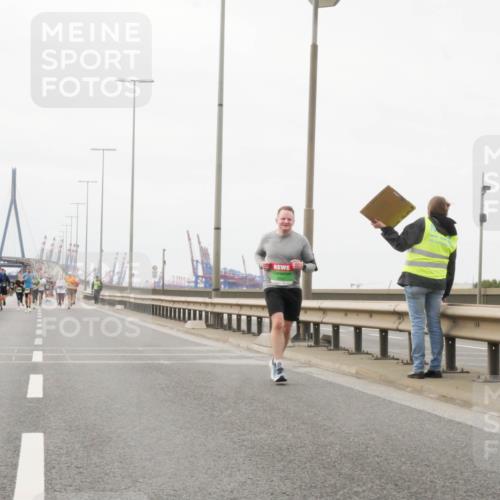 03.10.2025 - Köhlbrandbrückenlauf Matties Gatica Varas http://msf.ph/oto/9187104 03.10.2025 15:48:53 Position 3  meine-sportfotos.de