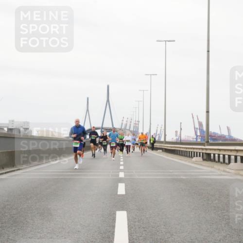 03.10.2025 - Köhlbrandbrückenlauf Matties Gatica Varas http://msf.ph/oto/9187111 03.10.2025 15:49:00 Position 3  meine-sportfotos.de