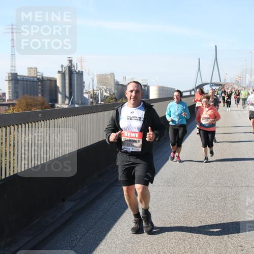 03.10.2025 - Köhlbrandbrückenlauf Yannick Fuchs http://msf.ph/oto/9187113 03.10.2025 12:06:19 Position 3 6118 meine-sportfotos.de