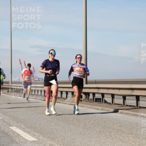 03.10.2025 - Köhlbrandbrückenlauf Yannick Fuchs http://msf.ph/oto/9187114 03.10.2025 11:45:36 Position 3 4206 meine-sportfotos.de