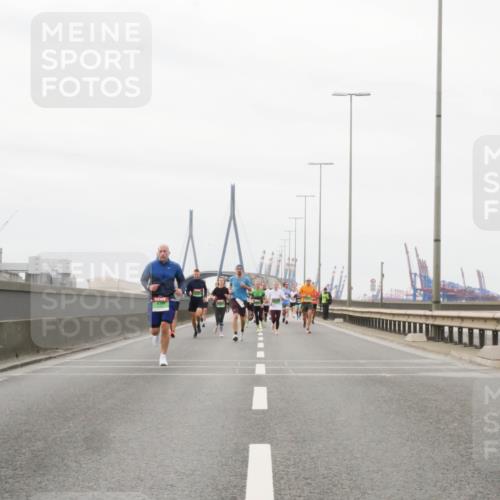 03.10.2025 - Köhlbrandbrückenlauf Matties Gatica Varas http://msf.ph/oto/9187115 03.10.2025 15:49:01 Position 3  meine-sportfotos.de
